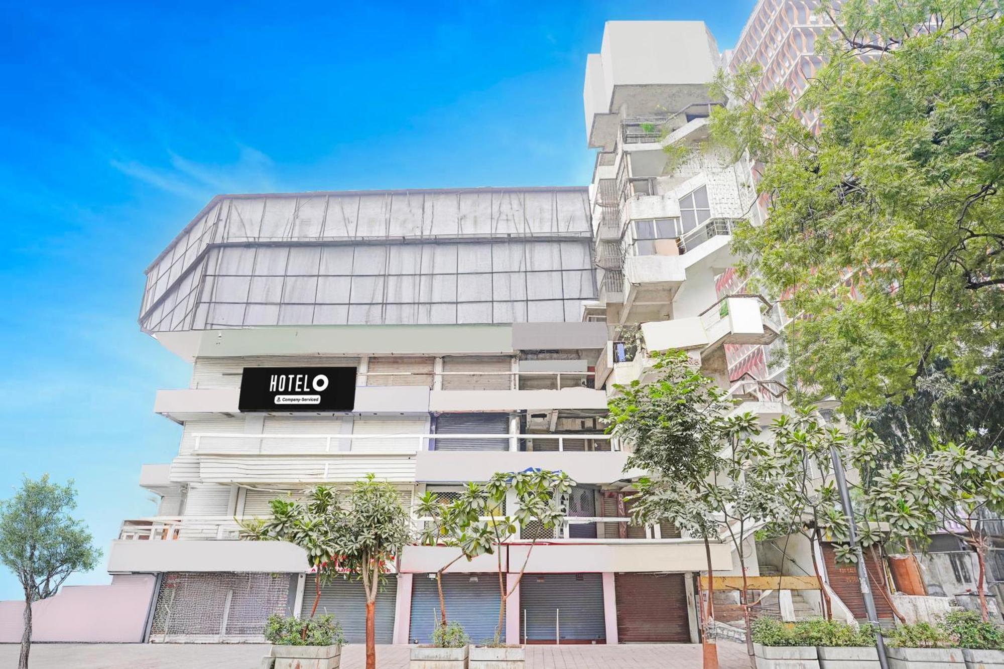 Super Hotel O Navrangpura Cg Road Formerly Hotel Yugraj Ahmedabad Exterior photo